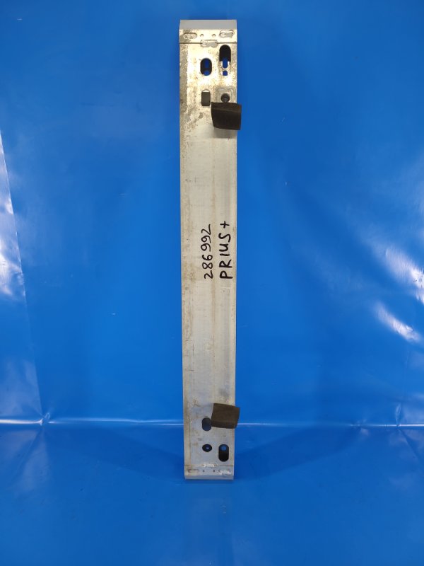 Усилитель переднего бампера TOYOTA PRIUS PLUS 11-14 52021-47050 Б/У