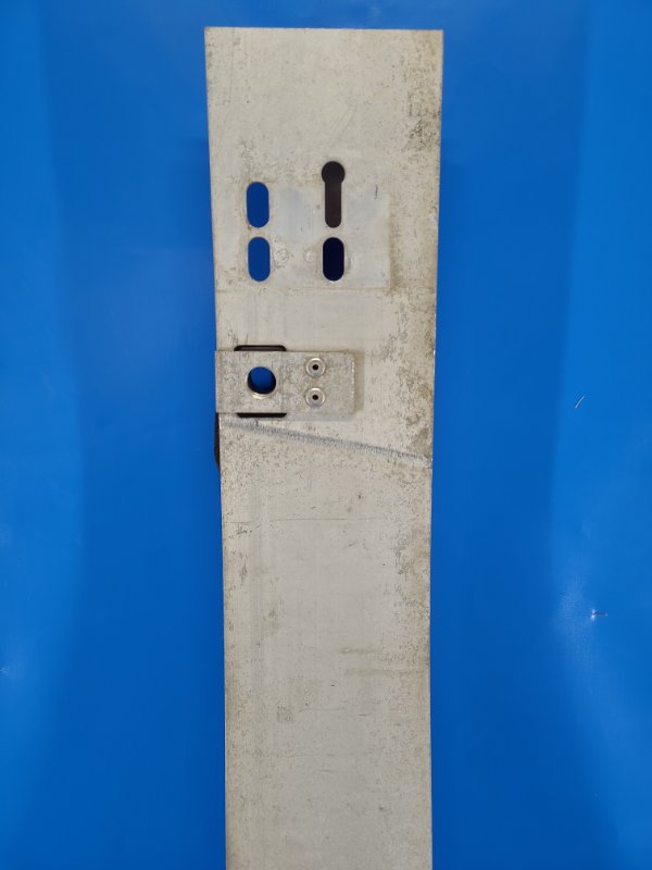 Усилитель переднего бампера PRIUS PLUS 11-14