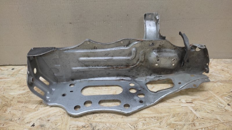 Запчасть кронштейн крепления передней панели передний левый LEXUS GS350 GS300 05-11 2009 Седан 3.5 53203-30905 Б/У Кронштейн крепления передней панели передний левый LEXUS GS350 GS300 05-11 2009 Седан 3.5 53203-30905 Б/У