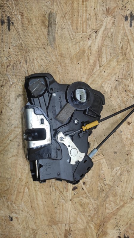 Замок двери передний левый SIENNA 03-10 2006 3.5 2GR-FE Замок двери передний левый SIENNA 03-10 2006 3.5 2GR-FE