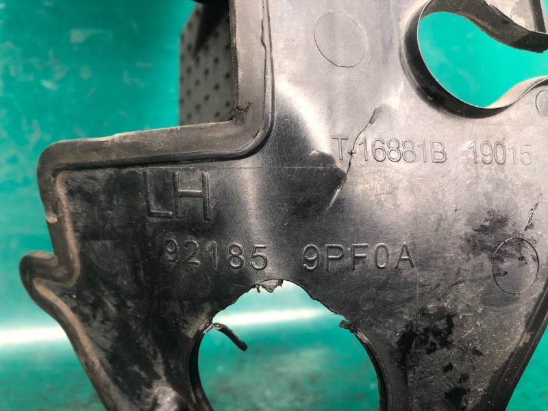 Дефлектор радиатора левый PATHFINDER R52 12-21 2020 3.5 VQ35DD