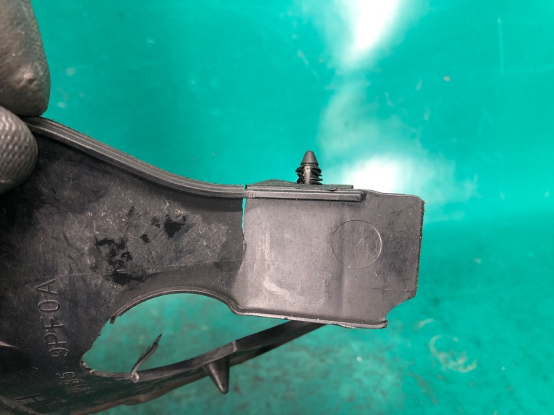 Дефлектор радиатора левый PATHFINDER R52 12-21 2020 3.5 VQ35DD