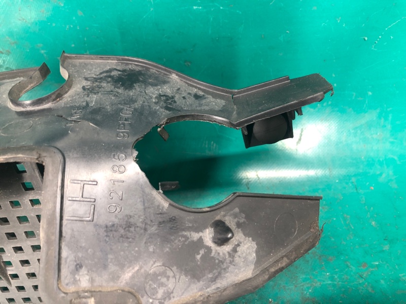 Дефлектор радиатора левый PATHFINDER R52 12-21 2020 3.5 VQ35DD