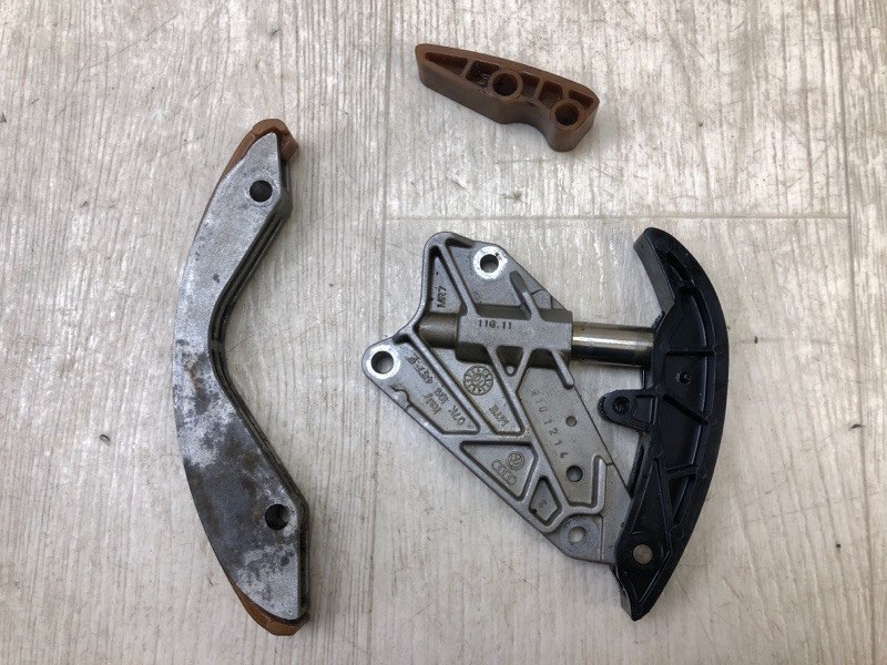 Натяжитель цепи ГРМ VOLKSWAGEN JETTA USA 10-17 2011 Седан CBTA 2.5L 07K109467F Б/У