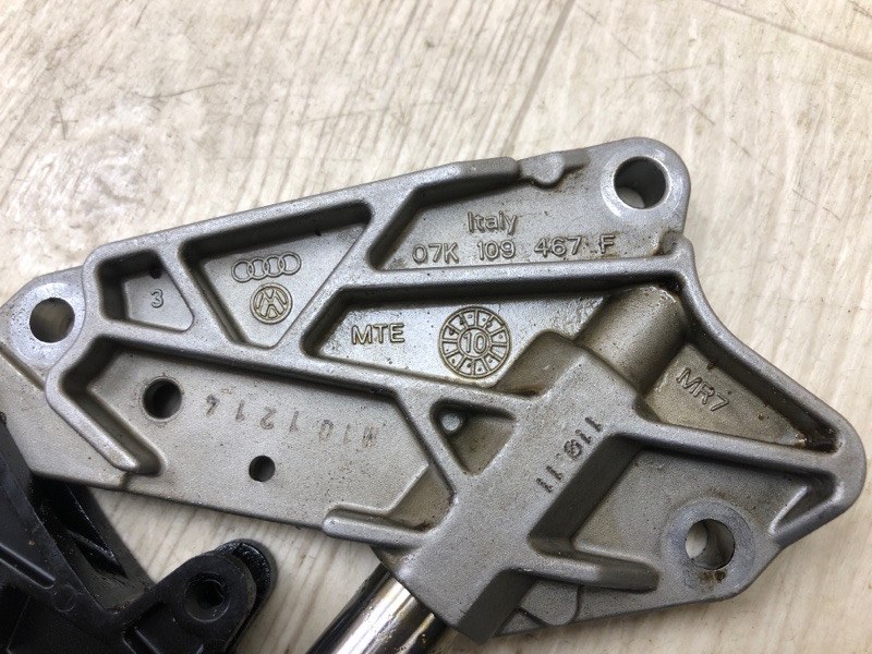 Натяжитель цепи ГРМ VOLKSWAGEN JETTA USA 10-17 Седан CBTA 2.5L