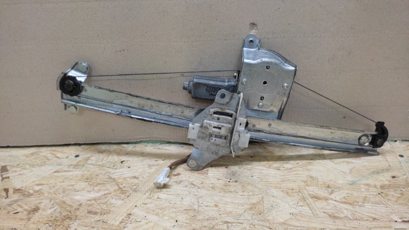 Стеклоподъемник передний правый AVALON 99-05 2000 3.0 1MZFE