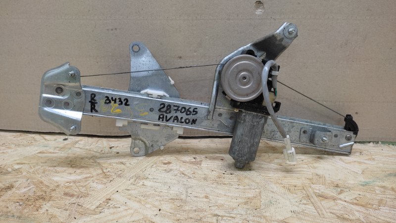 Запчасть стеклоподъемник задний правый TOYOTA AVALON 99-05 2000 3.0 1MZFE 69803-AC010 Б/У Стеклоподъемник задний правый TOYOTA AVALON 99-05 2000 3.0 1MZFE 69803-AC010 Б/У