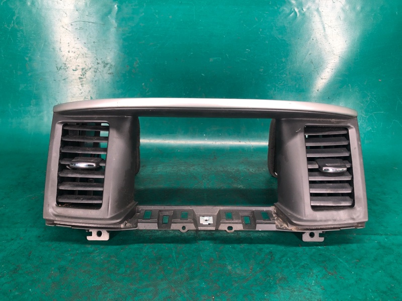 Накладка торпедо центр. NISSAN PATHFINDER R52 12-21 2020 3.5 VQ35DD 68270-9PE0A Б/У