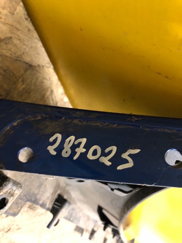 Накладка порога наружная левая LEAF 18-