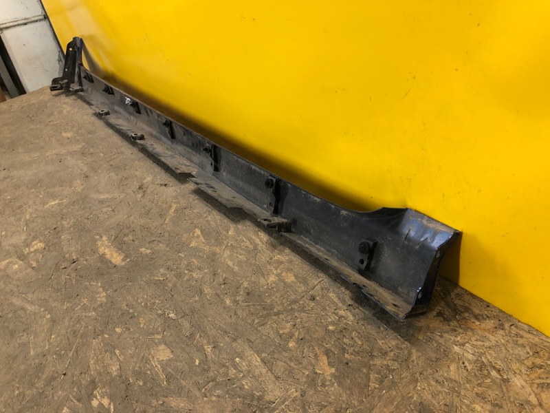 Накладка порога наружная левая LEAF 18-