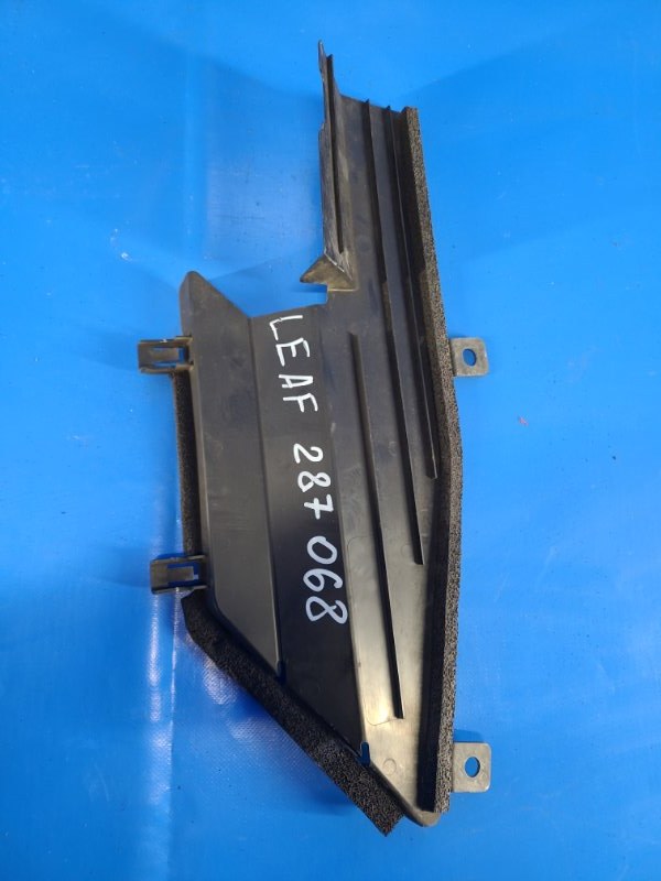 Дефлектор радиатора левый NISSAN LEAF 10-17