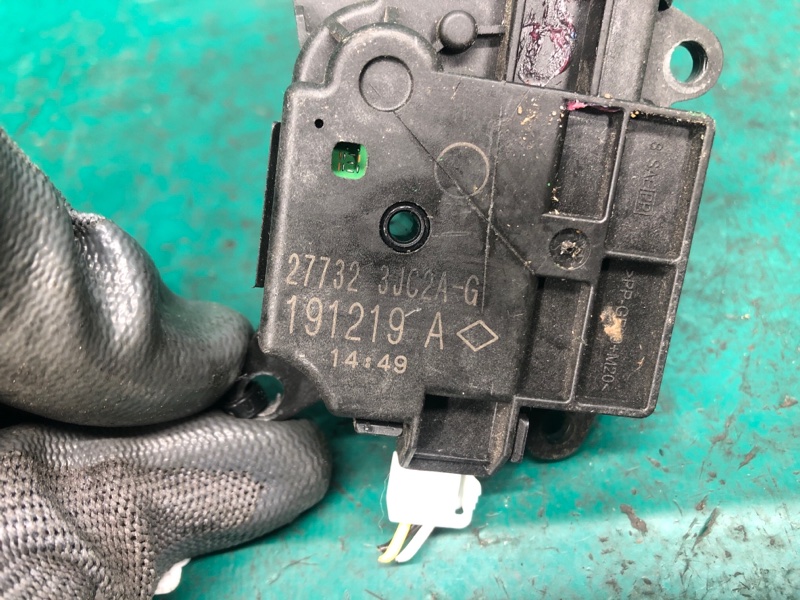 Моторчик заслонки печки NISSAN PATHFINDER R52 12-21 3.5 VQ35DD Моторчик заслонки печки NISSAN PATHFINDER R52 12-21 3.5 VQ35DD