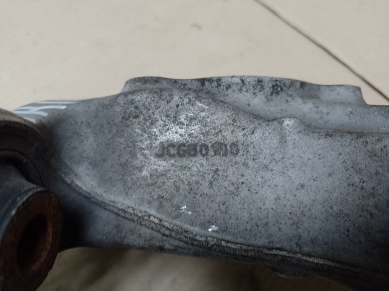 Цапфа правая MDX (YD2) 06-13 2008 3.7