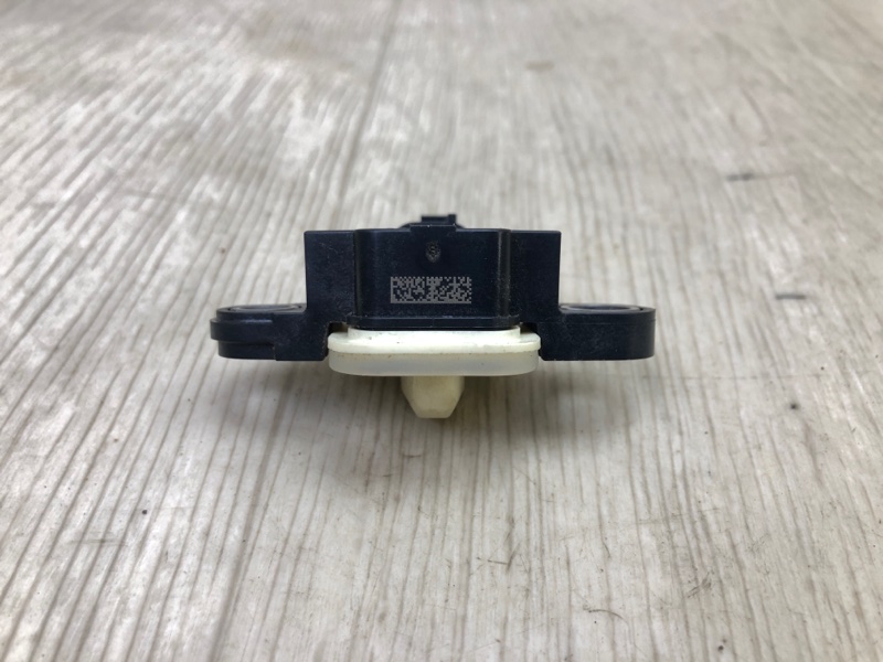 Датчик удара передний левый PATHFINDER R52 12-21 2020 R52 3.5