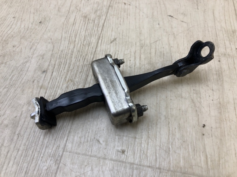 Ограничитель двери передний левый NISSAN PATHFINDER R52 12-21 2020 R52 3.5 804303JA0A Б/У