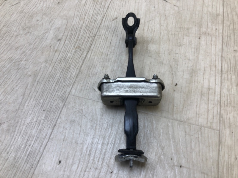 Ограничитель двери передний левый PATHFINDER R52 12-21 2020 R52 3.5