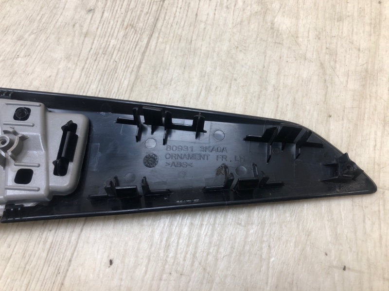 Накладка внутренней ручки двери PATHFINDER R52 12-21 2020 R52 3.5