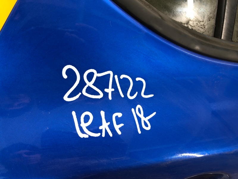 Дверь задняя правая LEAF 18-