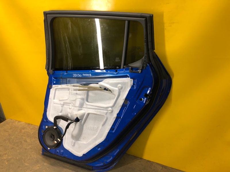 Дверь задняя правая LEAF 18-