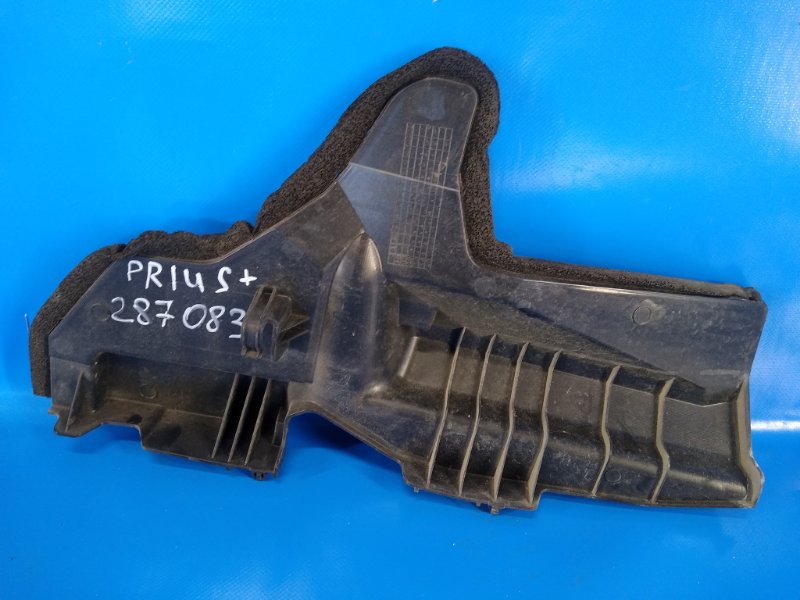 Дефлектор радиатора правый TOYOTA PRIUS PLUS 11-14 53293-47030 Б/У