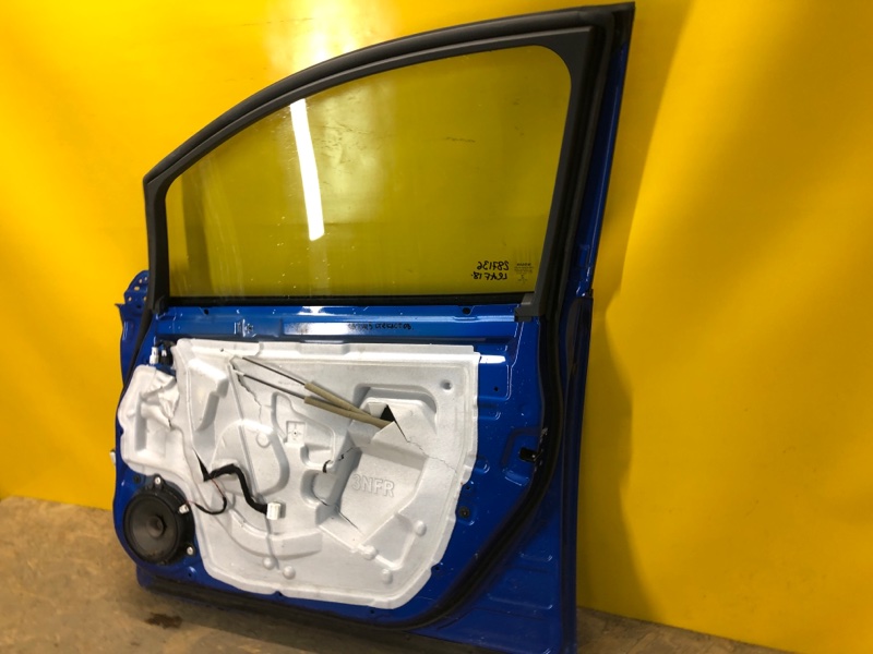 Дверь передняя правая LEAF 18-