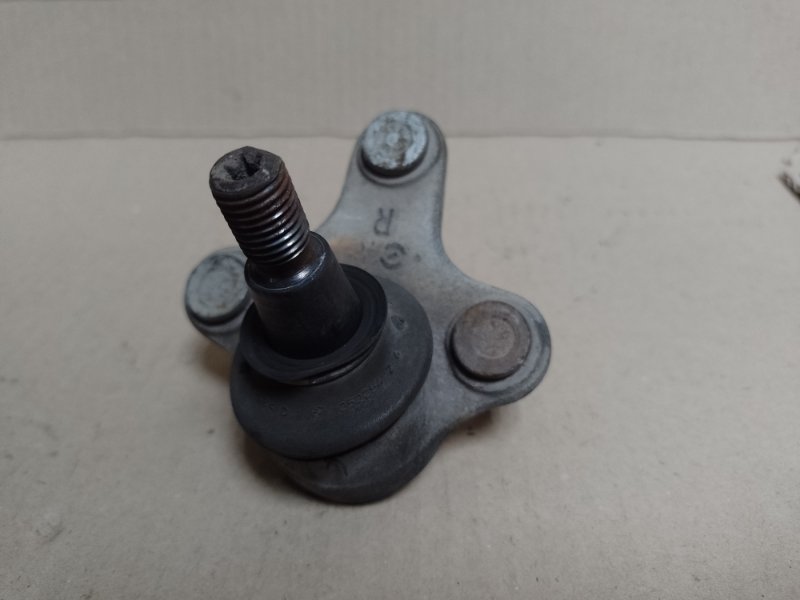 Шаровая опора передняя правая VOLKSWAGEN TIGUAN 08-17 2016 2.0 CCTA 1K0 407 366 C Б/У