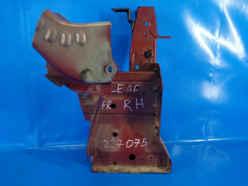 Лонжерон передний правый LEAF 10-17