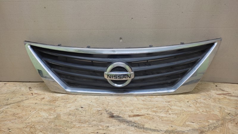 Запчасть решетка радиатора NISSAN VERSA B17 11-19 2013 SEDAN 1.6 HR16DE 62310-3BA5A Б/У Решетка радиатора NISSAN VERSA B17 11-19 2013 SEDAN 1.6 HR16DE 62310-3BA5A Б/У