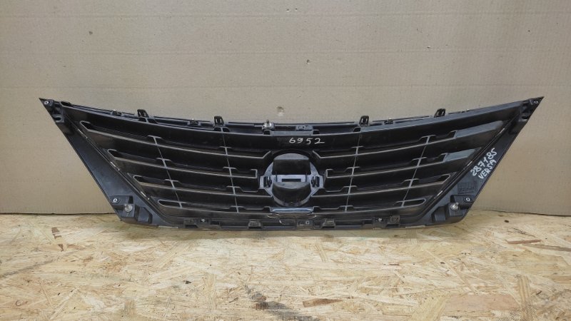 Решетка радиатора NISSAN VERSA B17 11-19 SEDAN 1.6 HR16DE Решетка радиатора NISSAN VERSA B17 11-19 SEDAN 1.6 HR16DE