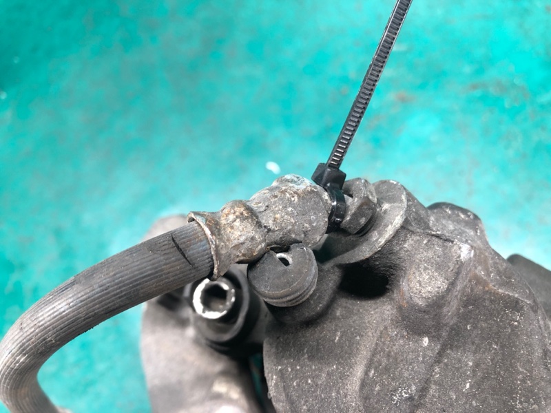 Суппорт тормозной передний левый 3 BL 09-13 2012 2.0 LF Суппорт тормозной передний левый 3 BL 09-13 2012 2.0 LF