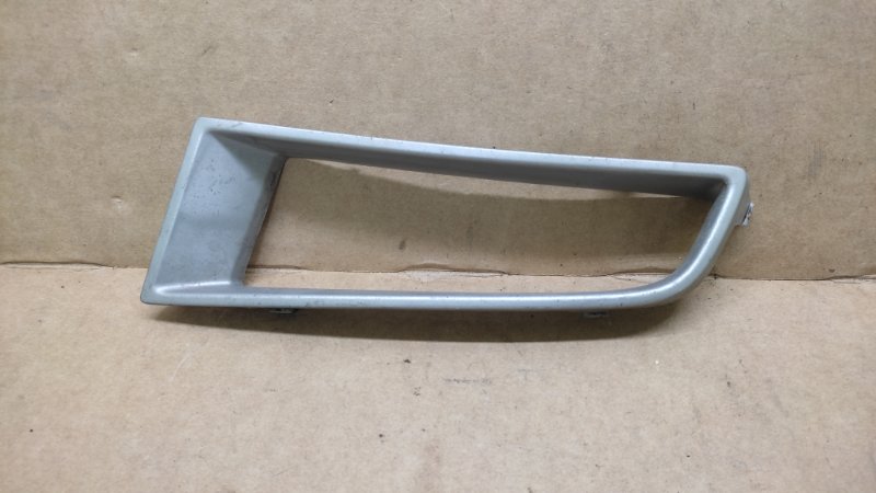 Запчасть накладка противотуманной фары передняя левая MAZDA 3 BK 03-08 2008 Седан 2.0 BR5H-50-C22 Б/У Накладка противотуманной фары передняя левая MAZDA 3 BK 03-08 2008 Седан 2.0 BR5H-50-C22 Б/У