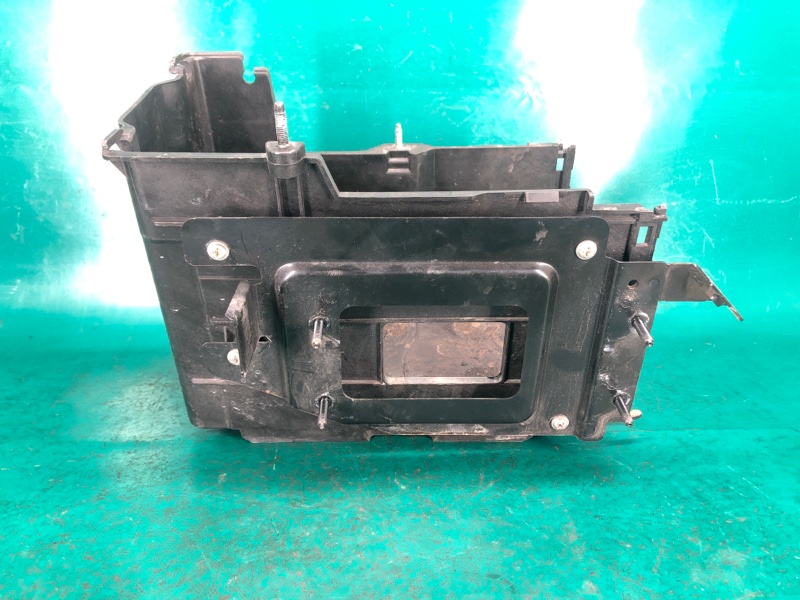 Полка аккумулятора MAZDA 3 BL 09-13 2.0 LF