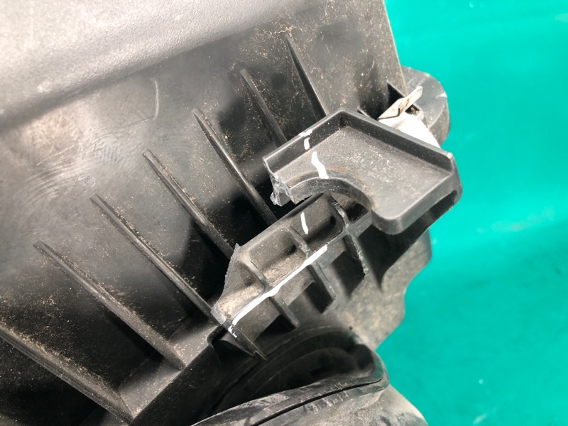 Корпус воздушного фильтра 3 BL 09-13 2012 2.0 LF