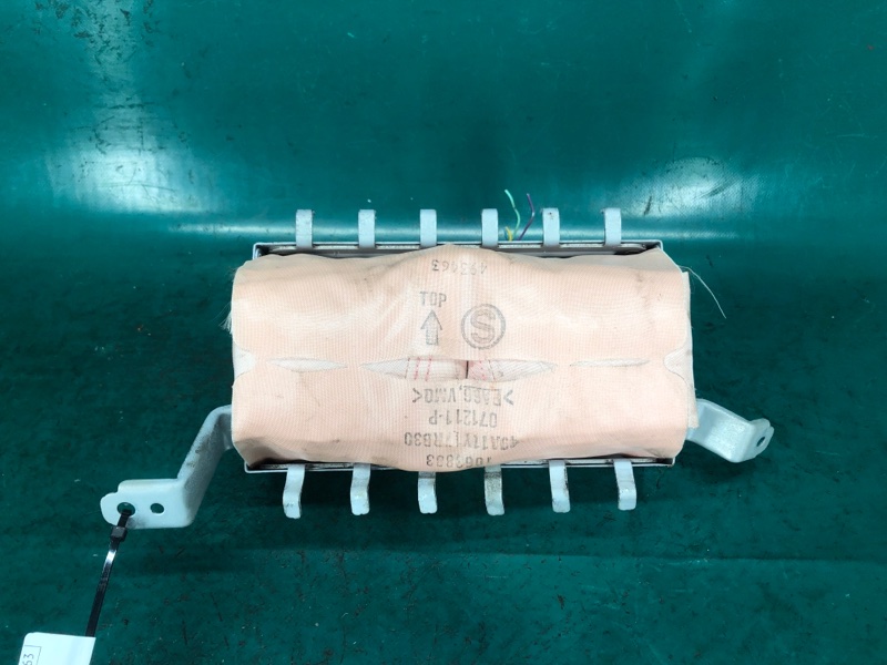 Запчасть подушка безопасности пассажира MAZDA 3 BL 09-13 2012 2.0 LF BBM4-57-K50C Б/У Подушка безопасности пассажира MAZDA 3 BL 09-13 2012 2.0 LF BBM4-57-K50C Б/У