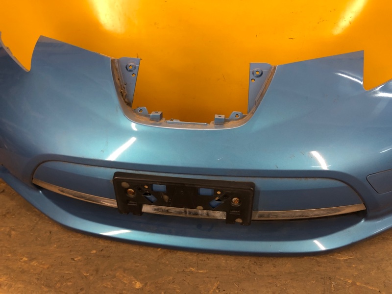 Бампер передний LEAF 10-17