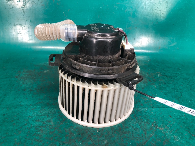 Моторчик печки 3 BL 09-13 2012 2.0 LF