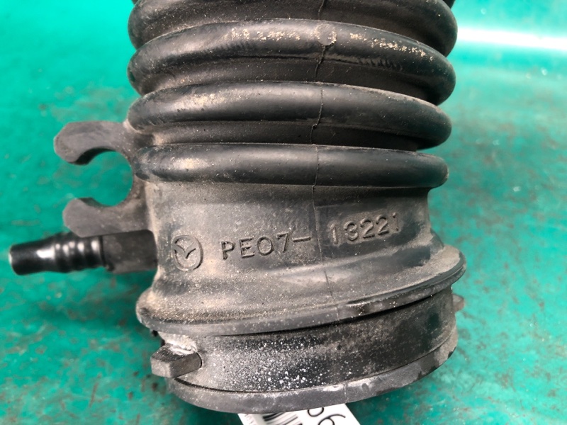 Патрубок воздушного фильтра 3 BL 09-13 2012 2.0 LF