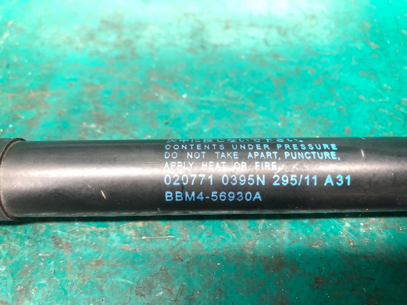 Амортизатор крышки багажника правый MAZDA 3 BL 09-13 2.0 LF