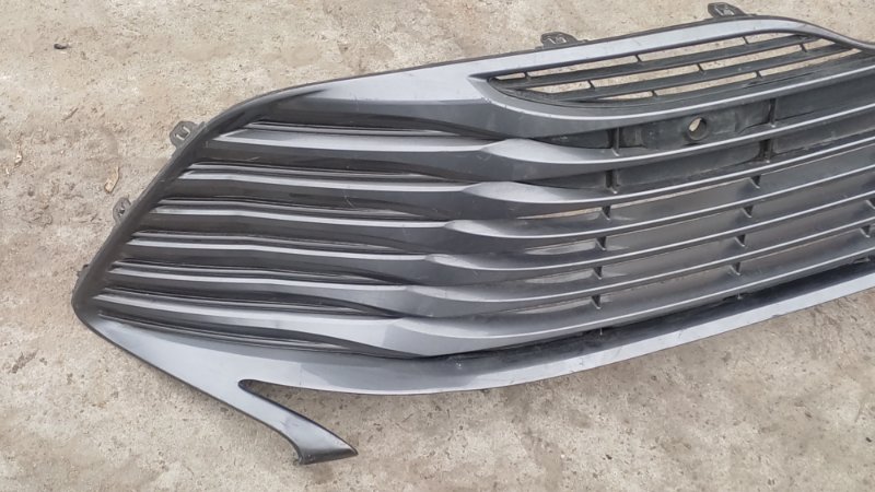 Решетка переднего бампера CAMRY 70 17-