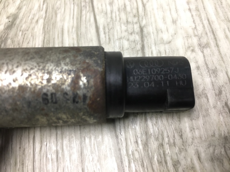 Клапан изменения фаз ГРМ JETTA USA 10-17 2011 Седан CBTA 2.5L Клапан изменения фаз ГРМ JETTA USA 10-17 2011 Седан CBTA 2.5L