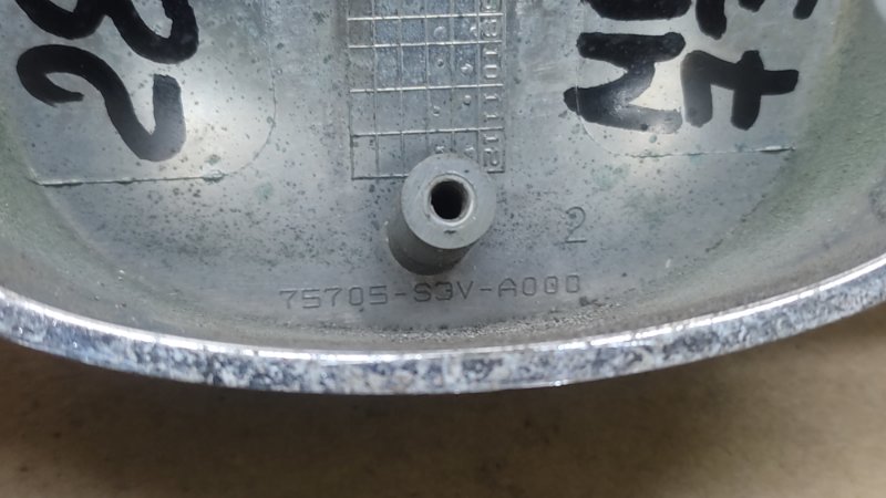 Накладка (молдинг) решетки радиатора ACURA MDX (YD1) 00-06 3.5