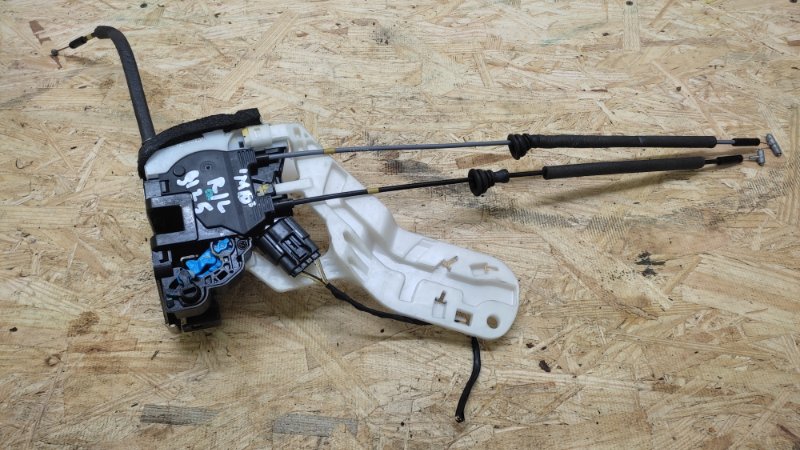 Замок двери задний левый ELANTRA MD 10-15 2015 MD 1.8 G4NB Замок двери задний левый ELANTRA MD 10-15 2015 MD 1.8 G4NB