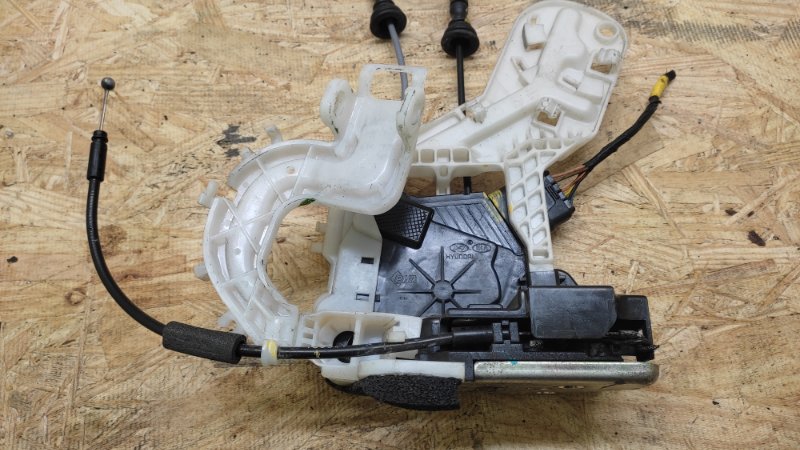 Замок двери передний правый ELANTRA MD 10-15 2015 MD 1.8 G4NB