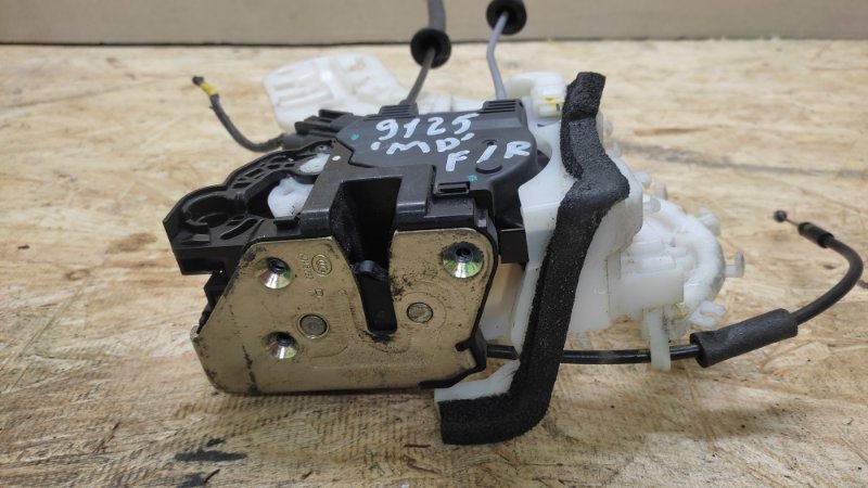 Замок двери передний правый ELANTRA MD 10-15 2015 MD 1.8 G4NB