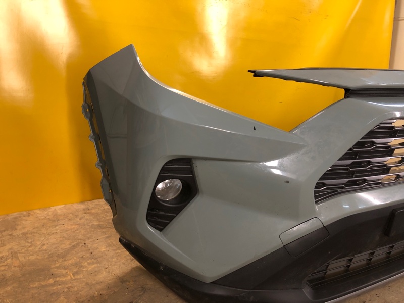 Бампер передний TOYOTA RAV4 18- Бампер передний TOYOTA RAV4 18-