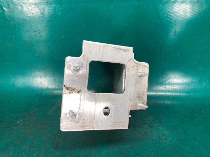 Кронштейн усилителя переднего бампера правый PATHFINDER R52 12-21 2020 3.5 VQ35DD Кронштейн усилителя переднего бампера правый PATHFINDER R52 12-21 2020 3.5 VQ35DD