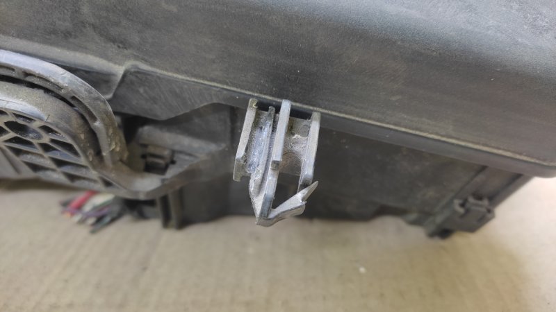 Блок предохранителей моторный отсек TOYOTA CAMRY 30 02-06