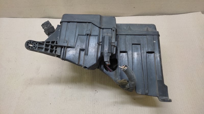 Блок предохранителей моторный отсек CAMRY 30 02-06