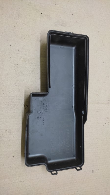 Блок предохранителей моторный отсек CAMRY 30 02-06