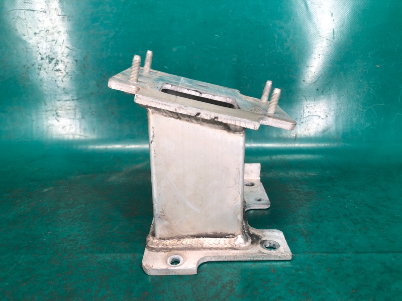 Кронштейн усилителя переднего бампера левый NISSAN PATHFINDER R52 12-21 3.5 VQ35DD